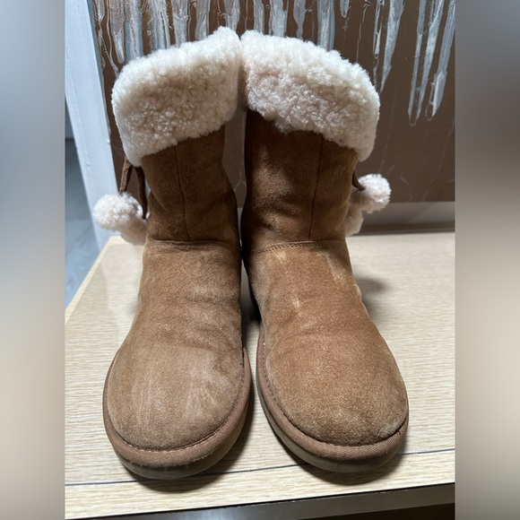 UGG Chestnut Suede Boots, worn one time, Rugged nonslip soles, Metal Ugg plate - Picture 6 of 14